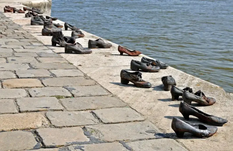 Monumento de los zapatos en Budapest